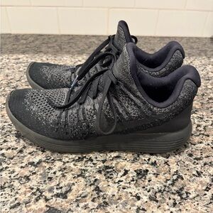 Nike LunarEpic Low Flyknit 2 Black Dark Grey Running Shoes Women’s 9.5